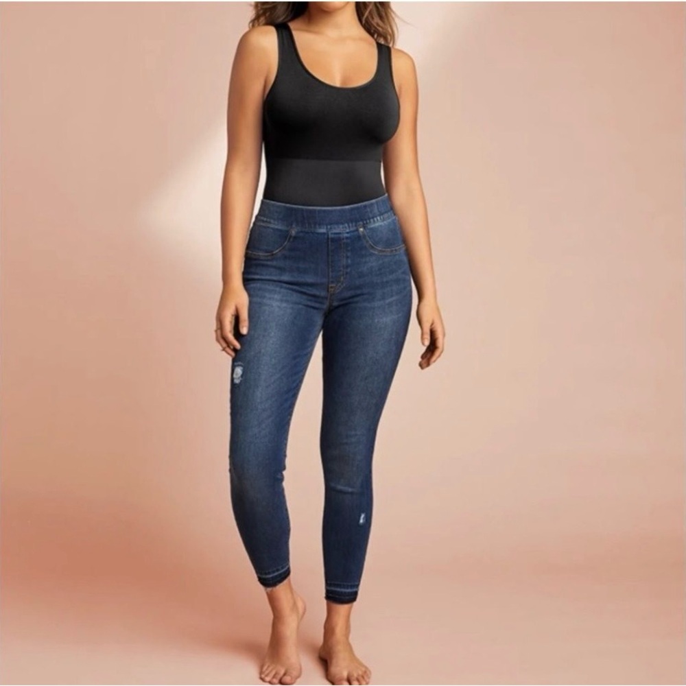 SPANX Jeans Women’s M Dark Blue Skinny Distressed Raw Hem LIKE NEW